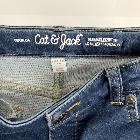 Girl’s Cat & Jack Bermuda Denim Shorts Size L (10/12) - Picture 2 of 3